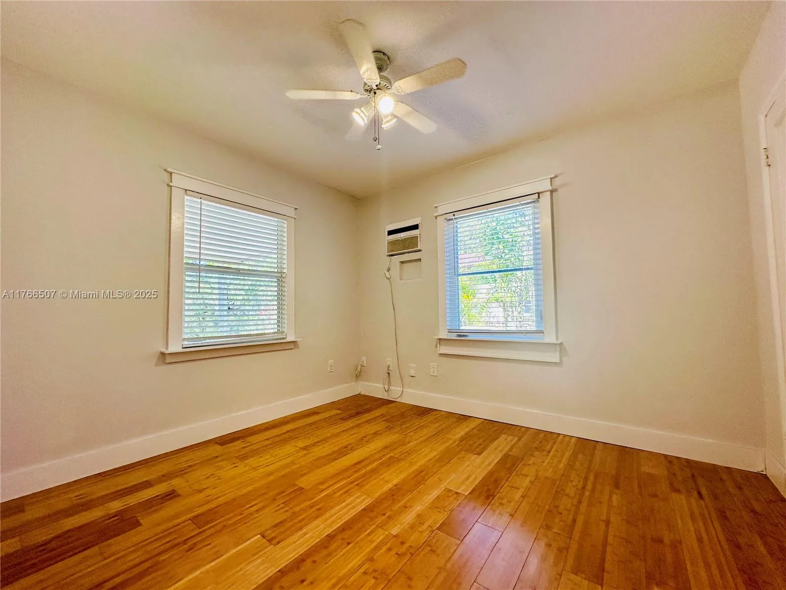 North Miami, Florida 33168, United States, 2 Bedrooms Bedrooms, ,1 BathroomBathrooms,Residential,Active,93451