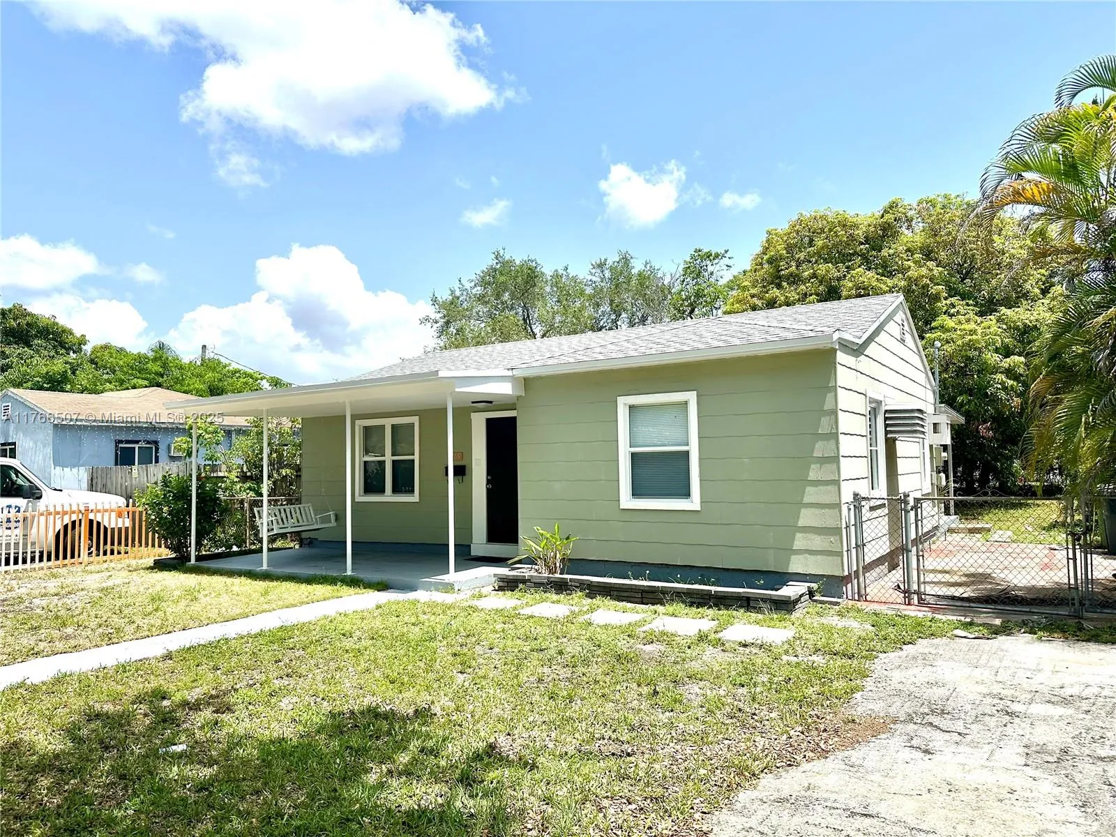 North Miami, Florida 33168, United States, 2 Bedrooms Bedrooms, ,1 BathroomBathrooms,Residential,Active,93451