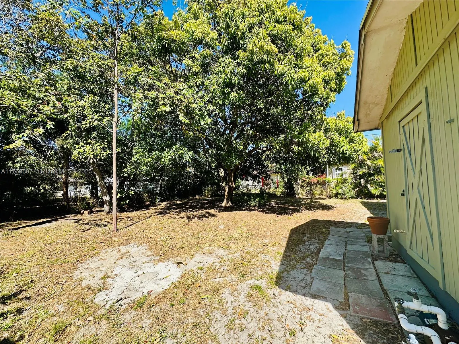 North Miami, Florida 33168, United States, 2 Bedrooms Bedrooms, ,1 BathroomBathrooms,Residential,Active,93451