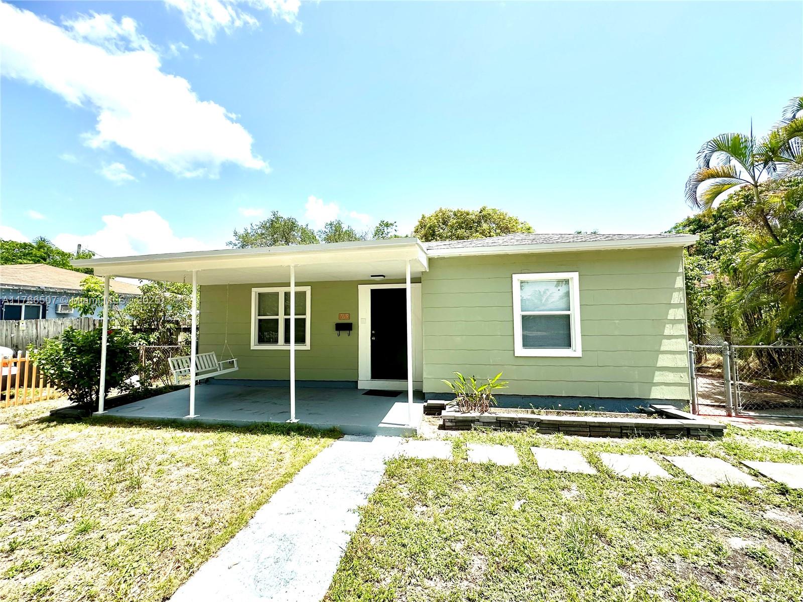 765 Nw 125th St, North Miami, Miami-Dade County, Florida - 2 Bedrooms  
1 Bathrooms - 