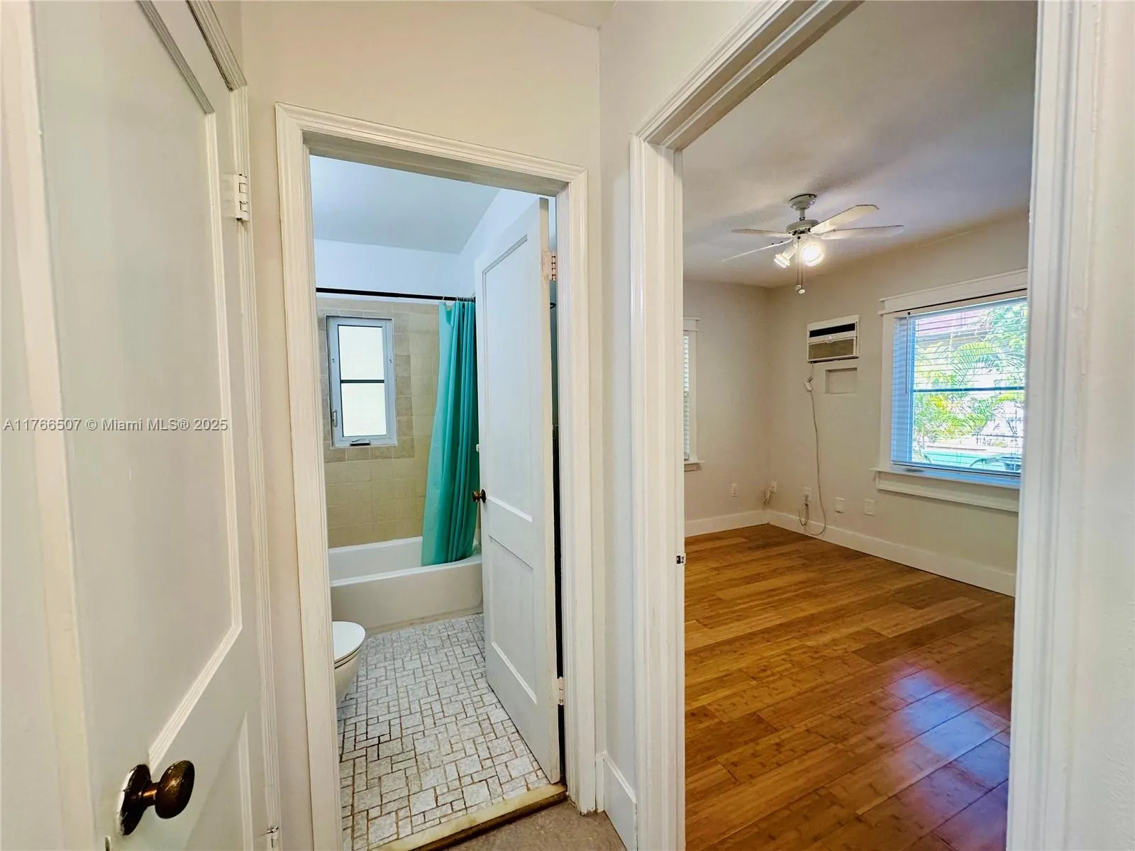 North Miami, Florida 33168, United States, 2 Bedrooms Bedrooms, ,1 BathroomBathrooms,Residential,Active,93451