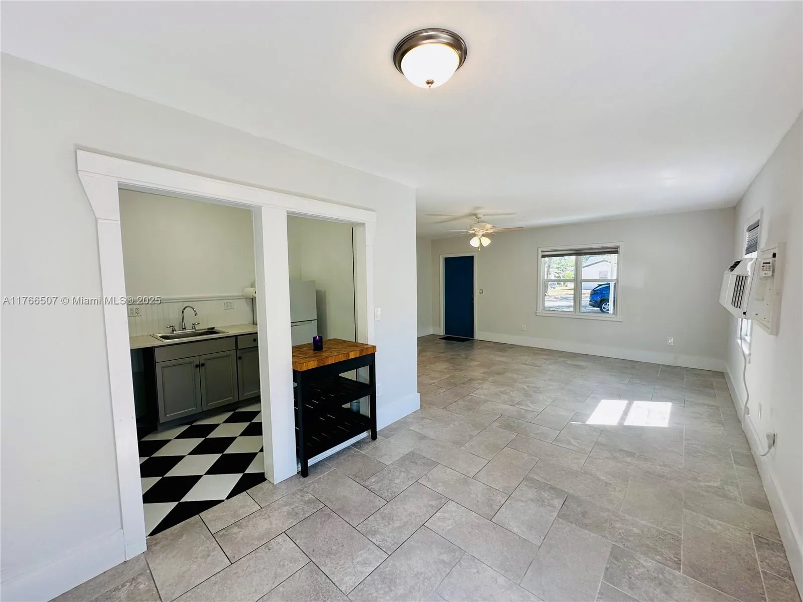 North Miami, Florida 33168, United States, 2 Bedrooms Bedrooms, ,1 BathroomBathrooms,Residential,Active,93451