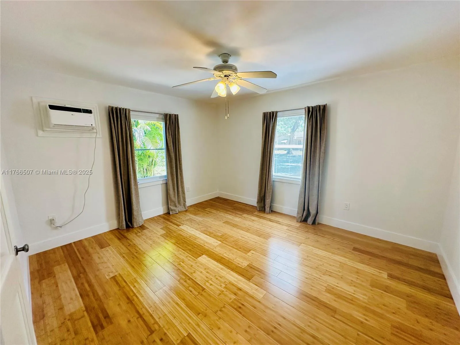 North Miami, Florida 33168, United States, 2 Bedrooms Bedrooms, ,1 BathroomBathrooms,Residential,Active,93451