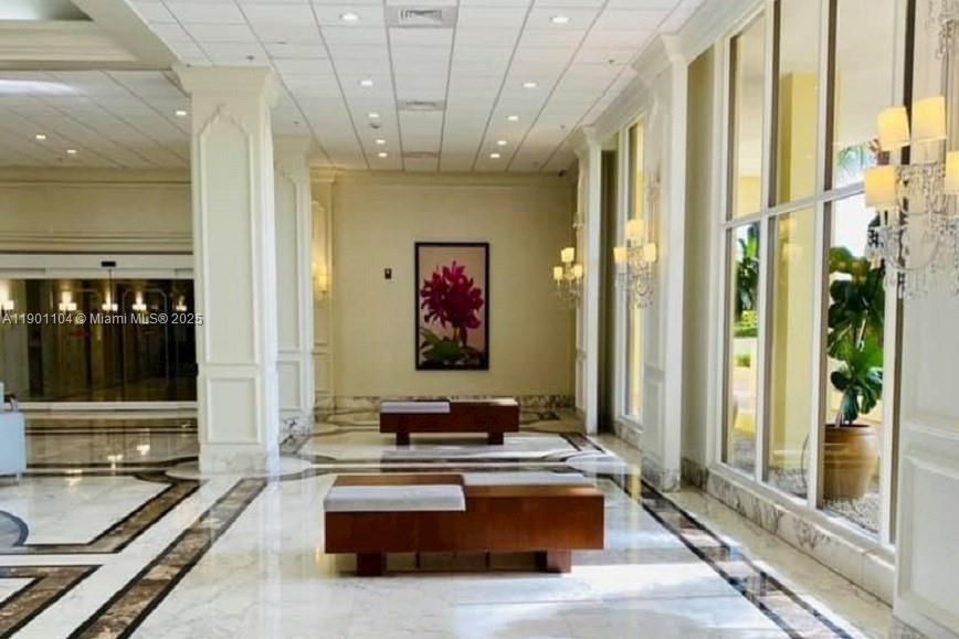 5600 CONDO - Residential