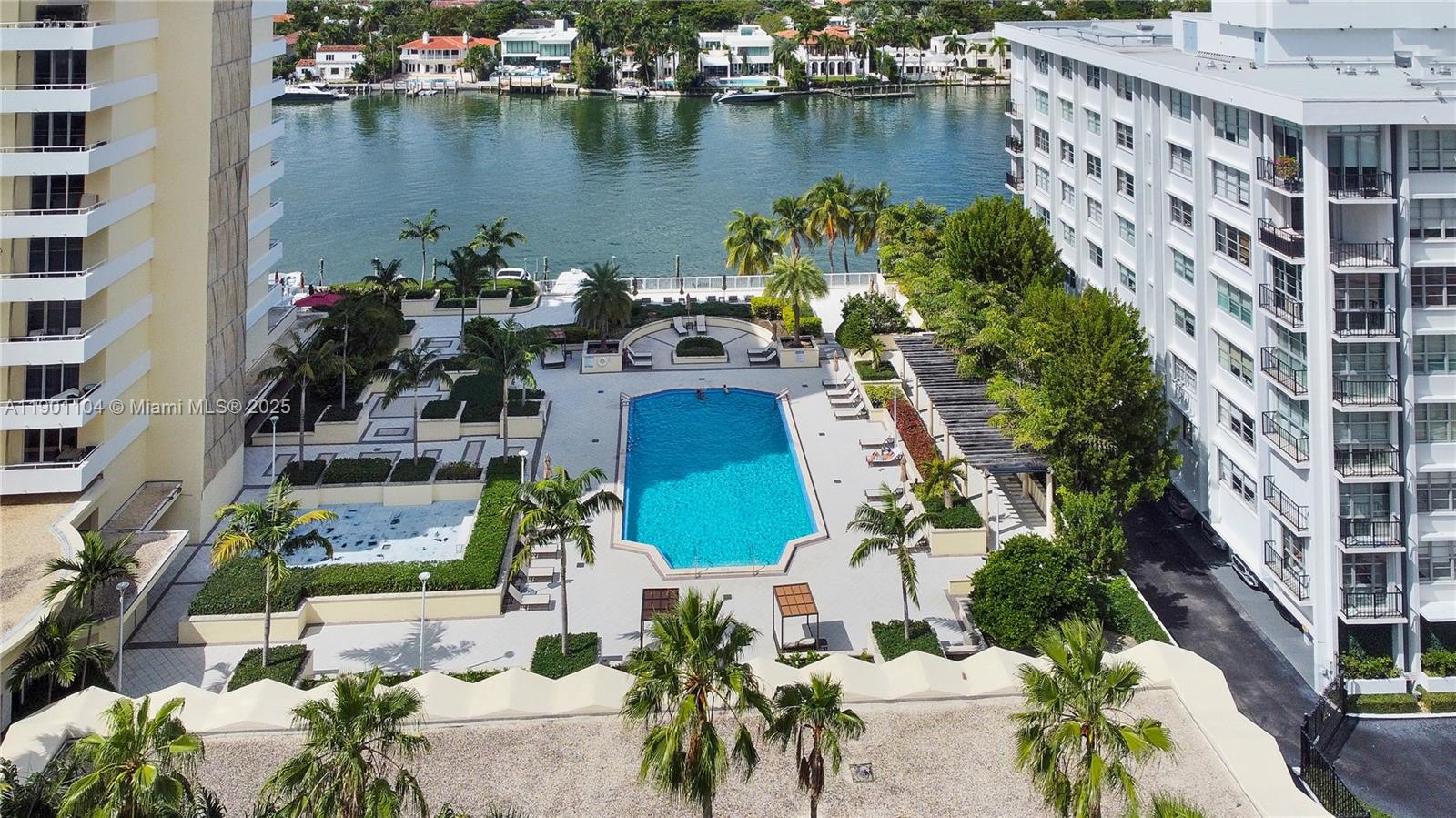 5600 CONDO - Residential
