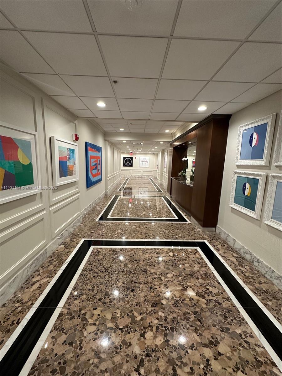 5600 CONDO - Residential