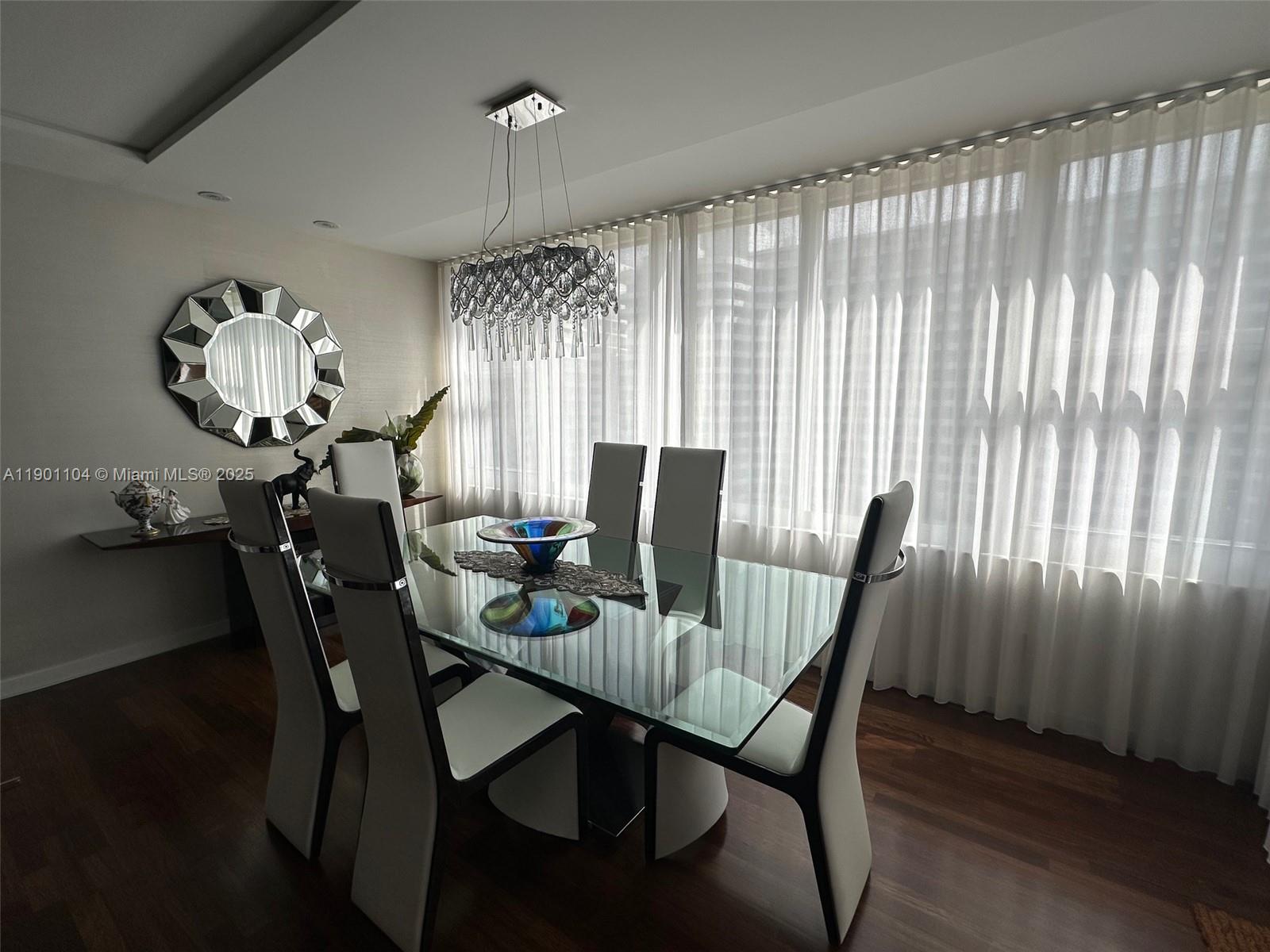 5600 CONDO - Residential