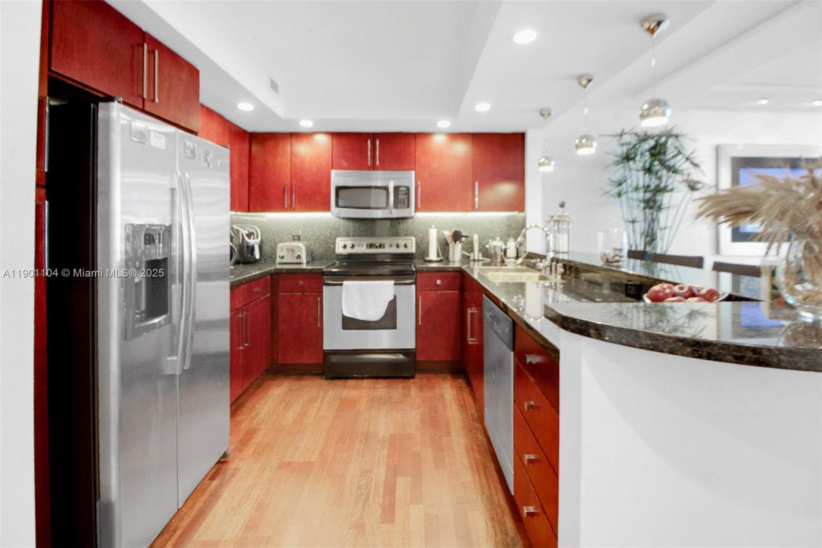 5600 CONDO - Residential