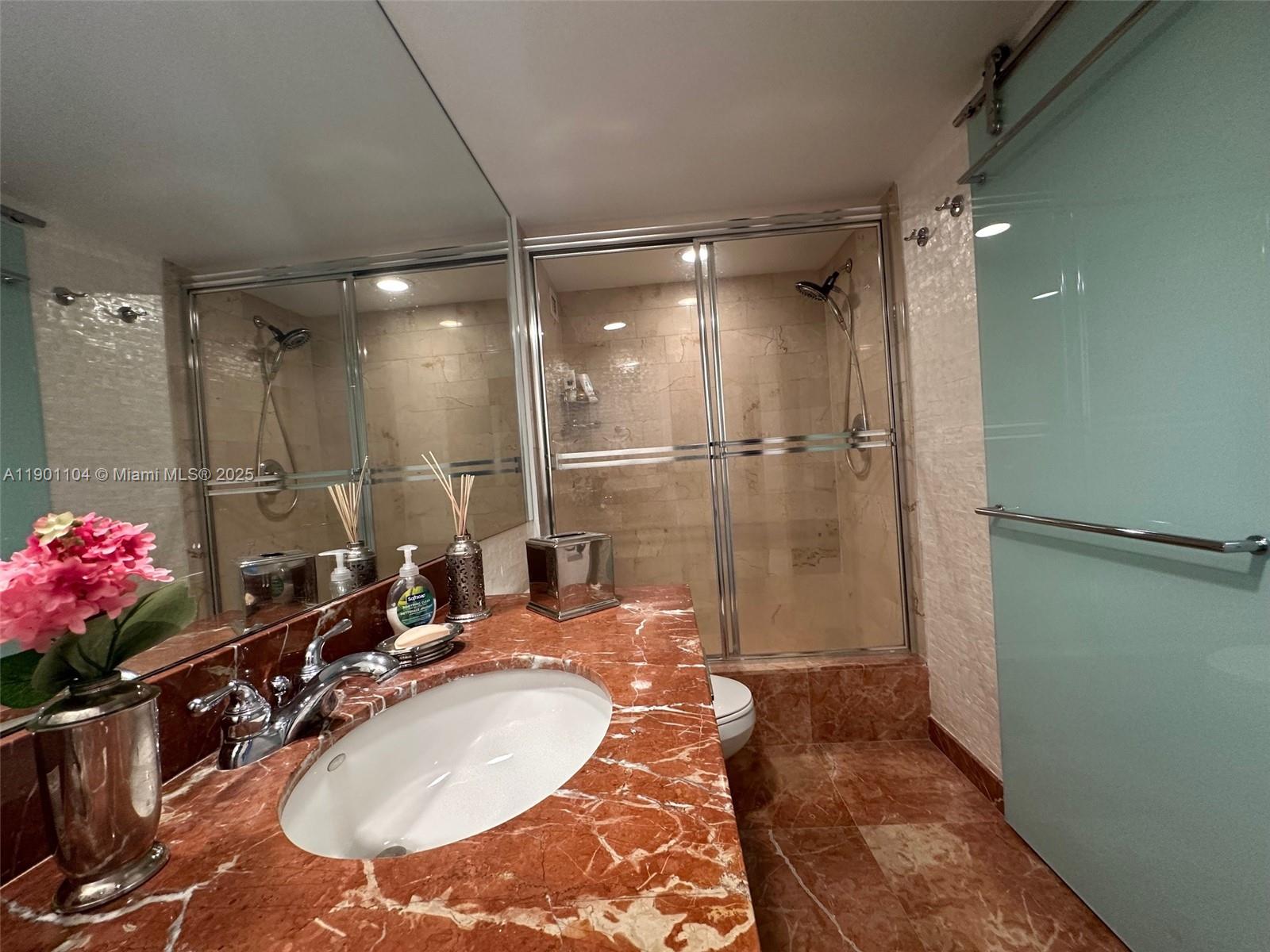 5600 CONDO - Residential