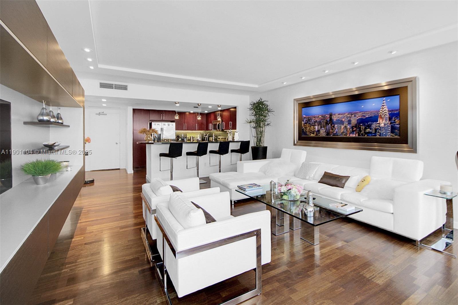 5600 CONDO - Residential