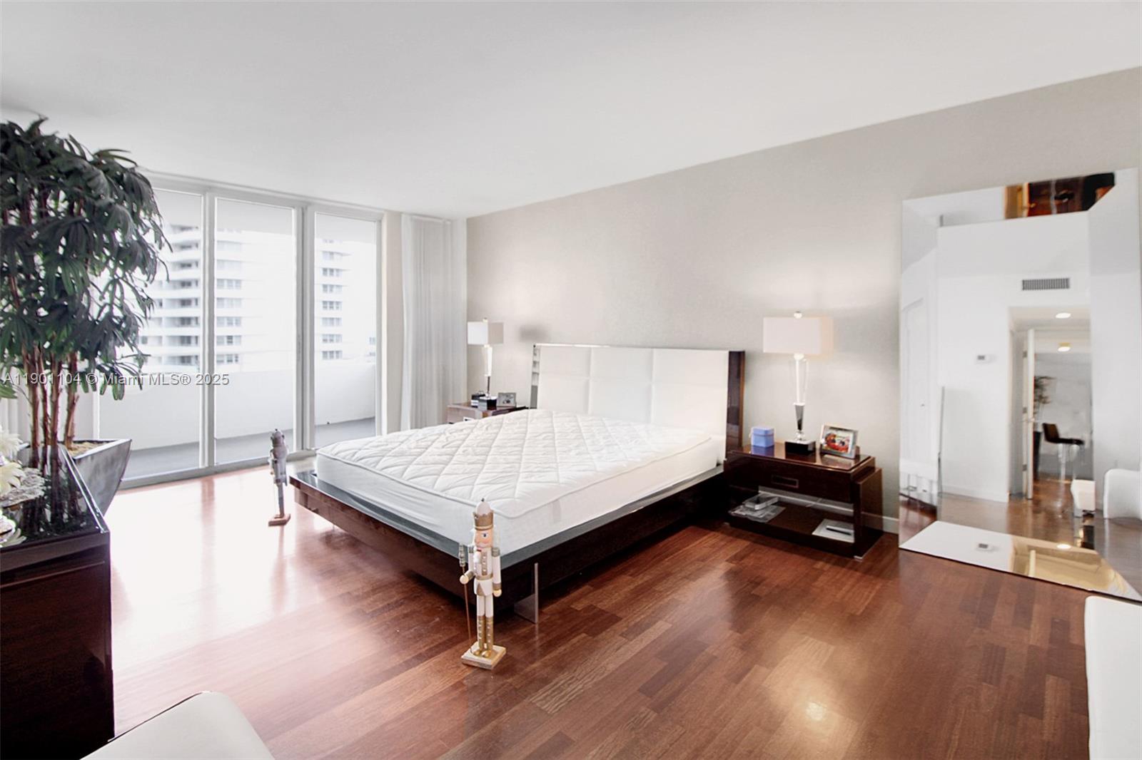 5600 CONDO - Residential