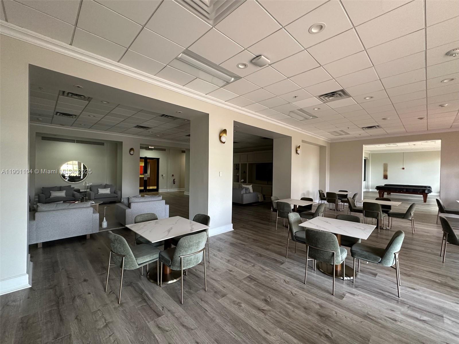 5600 CONDO - Residential