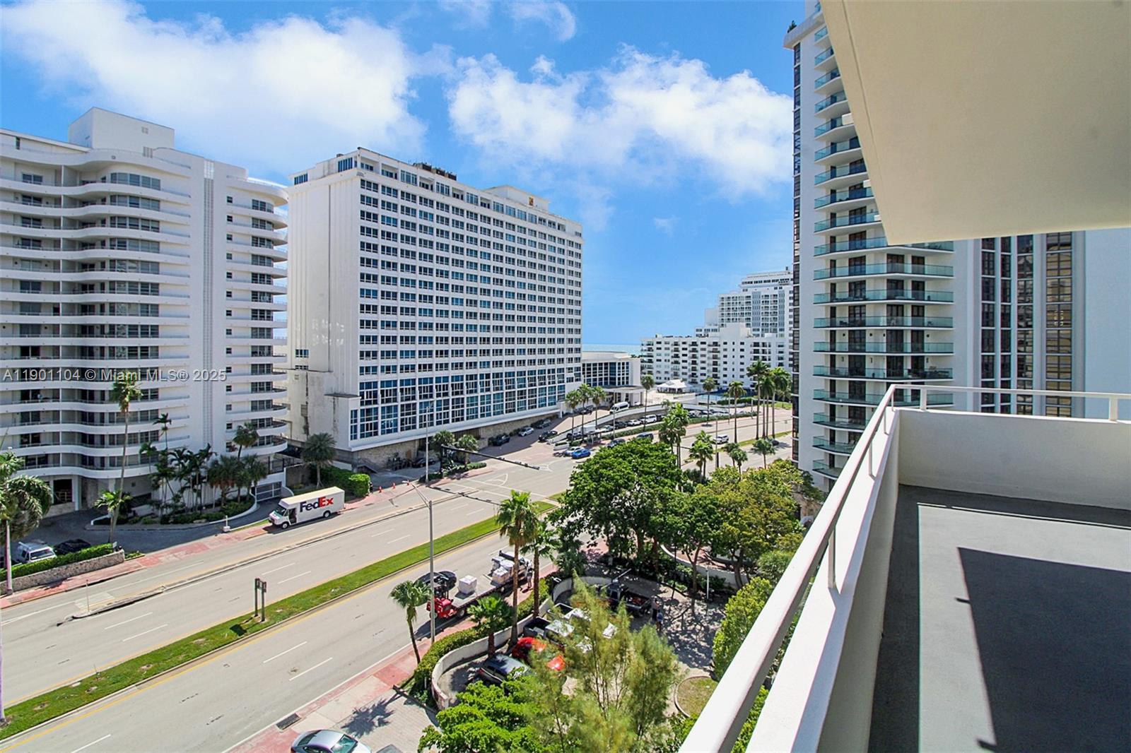 5600 CONDO - Residential