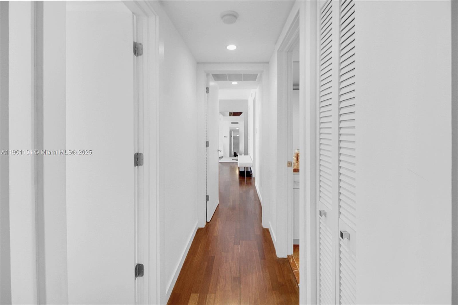 5600 CONDO - Residential