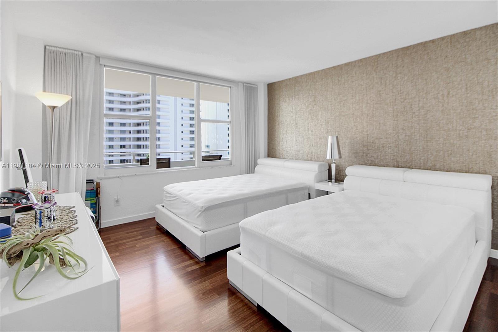 5600 CONDO - Residential