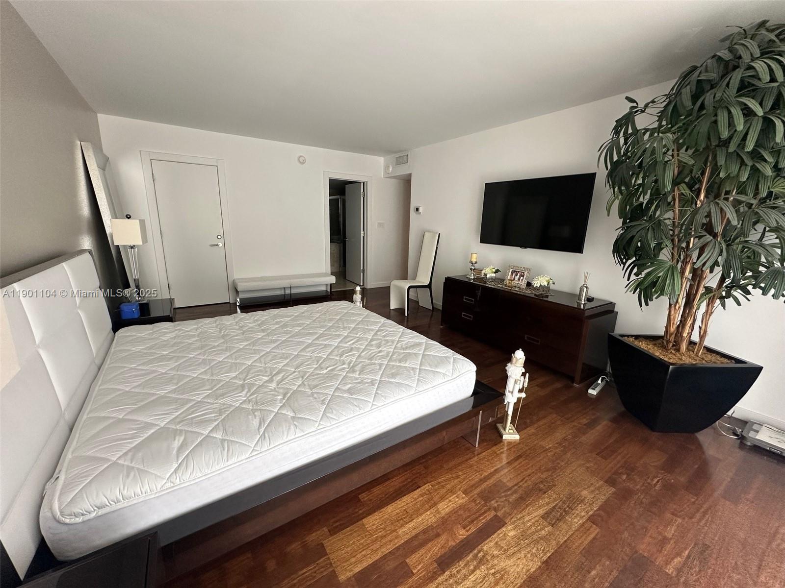 5600 CONDO - Residential