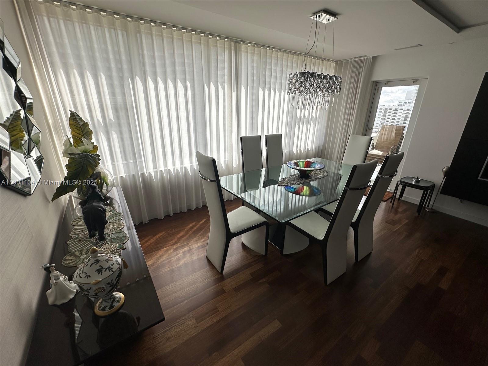 5600 CONDO - Residential