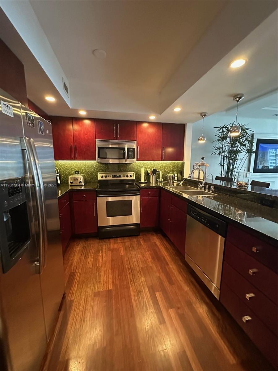 5600 CONDO - Residential