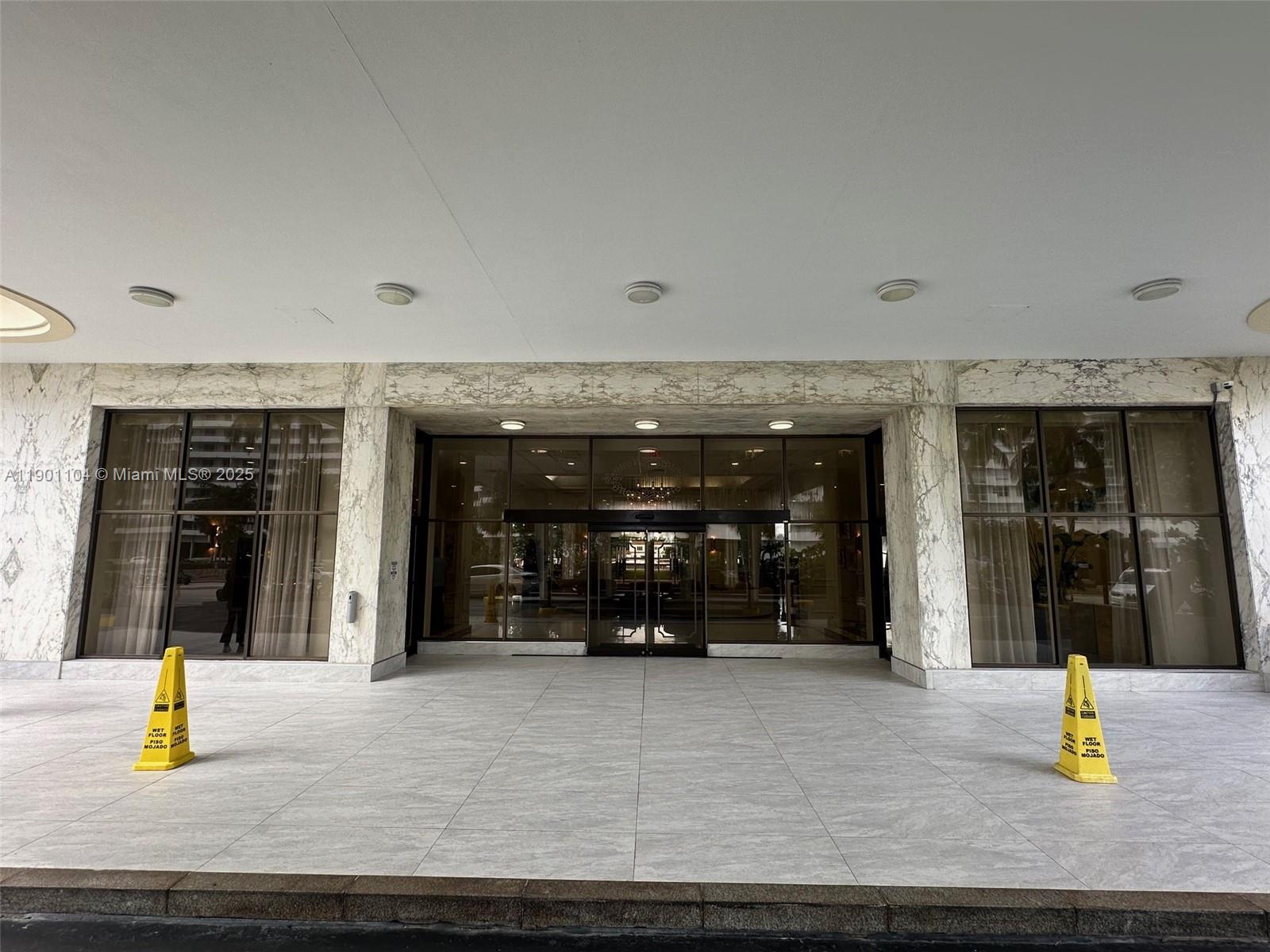 5600 CONDO - Residential