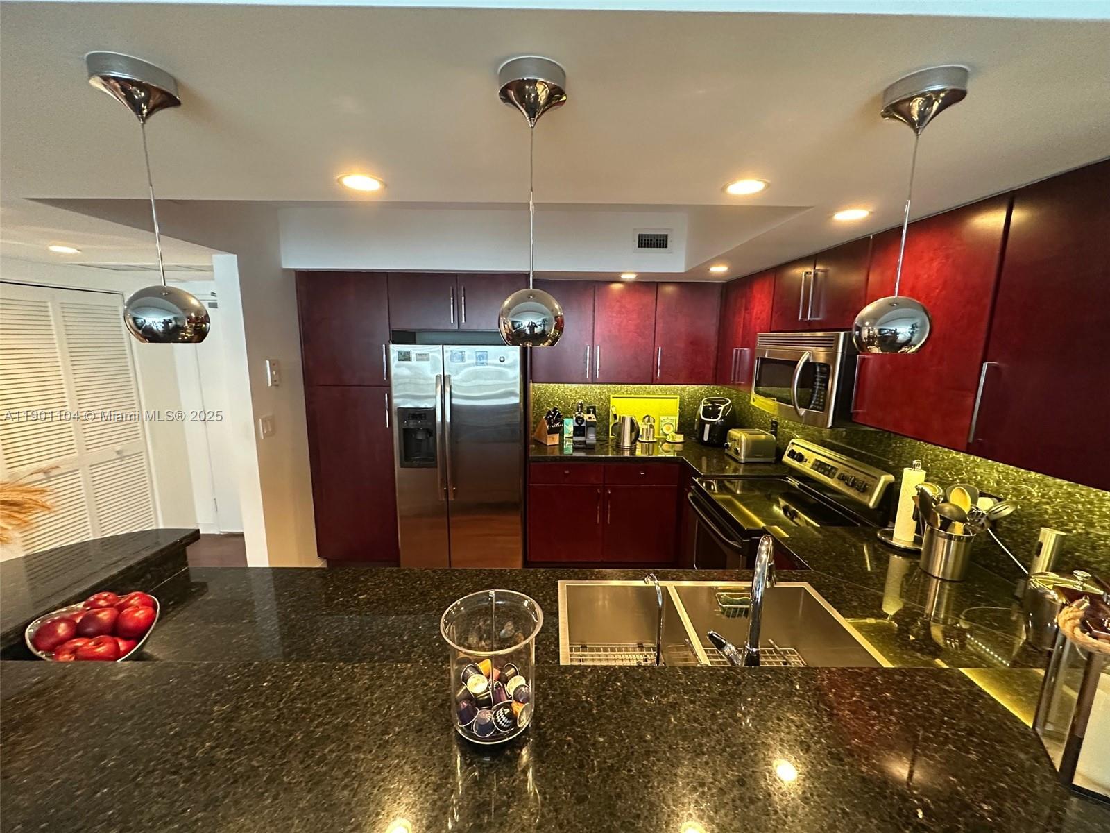 5600 CONDO - Residential