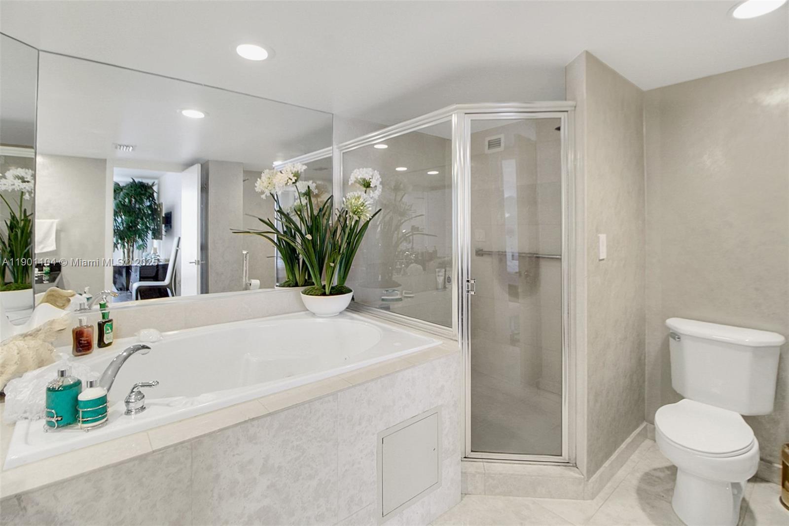 5600 CONDO - Residential