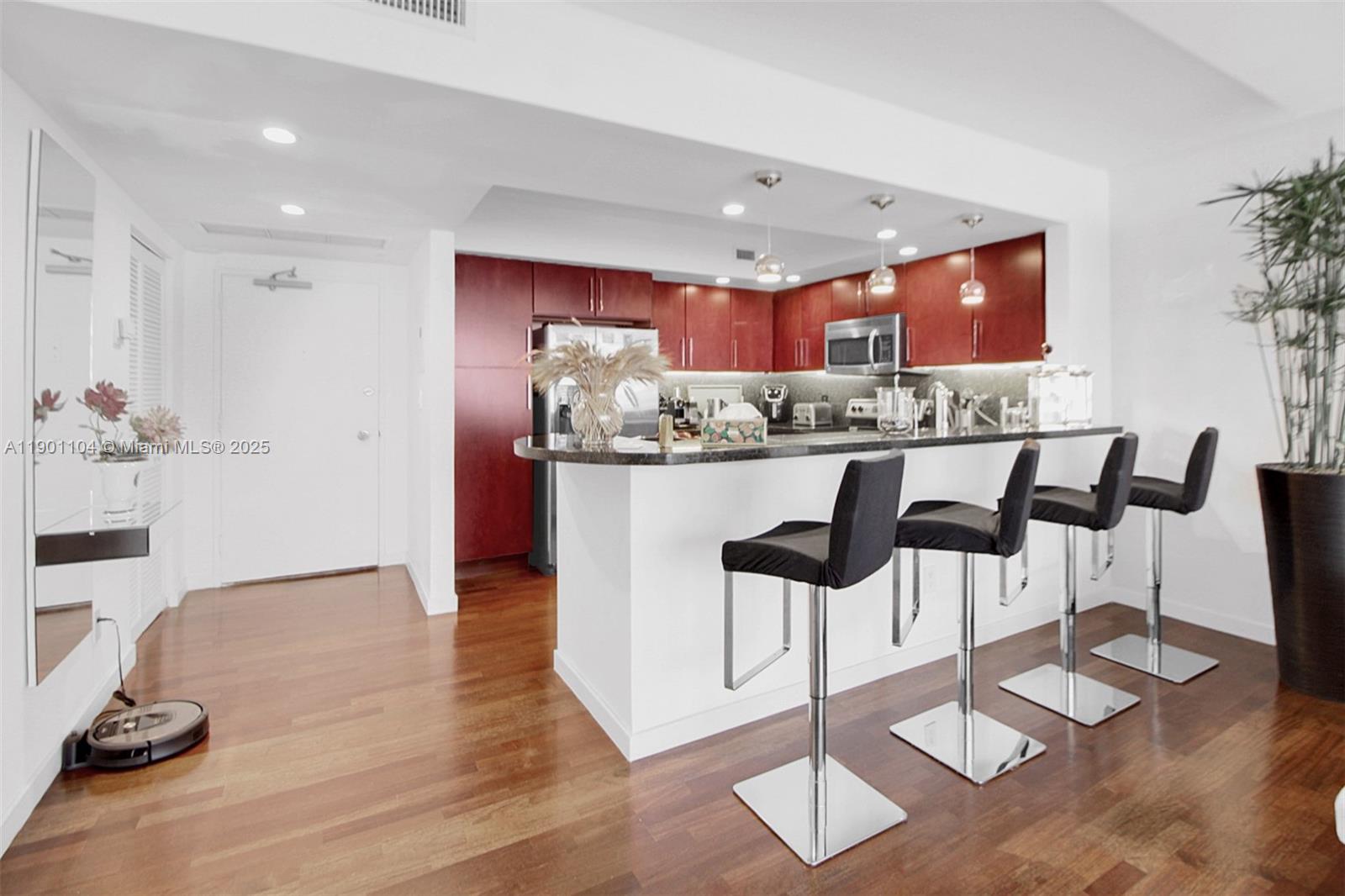 5600 CONDO - Residential