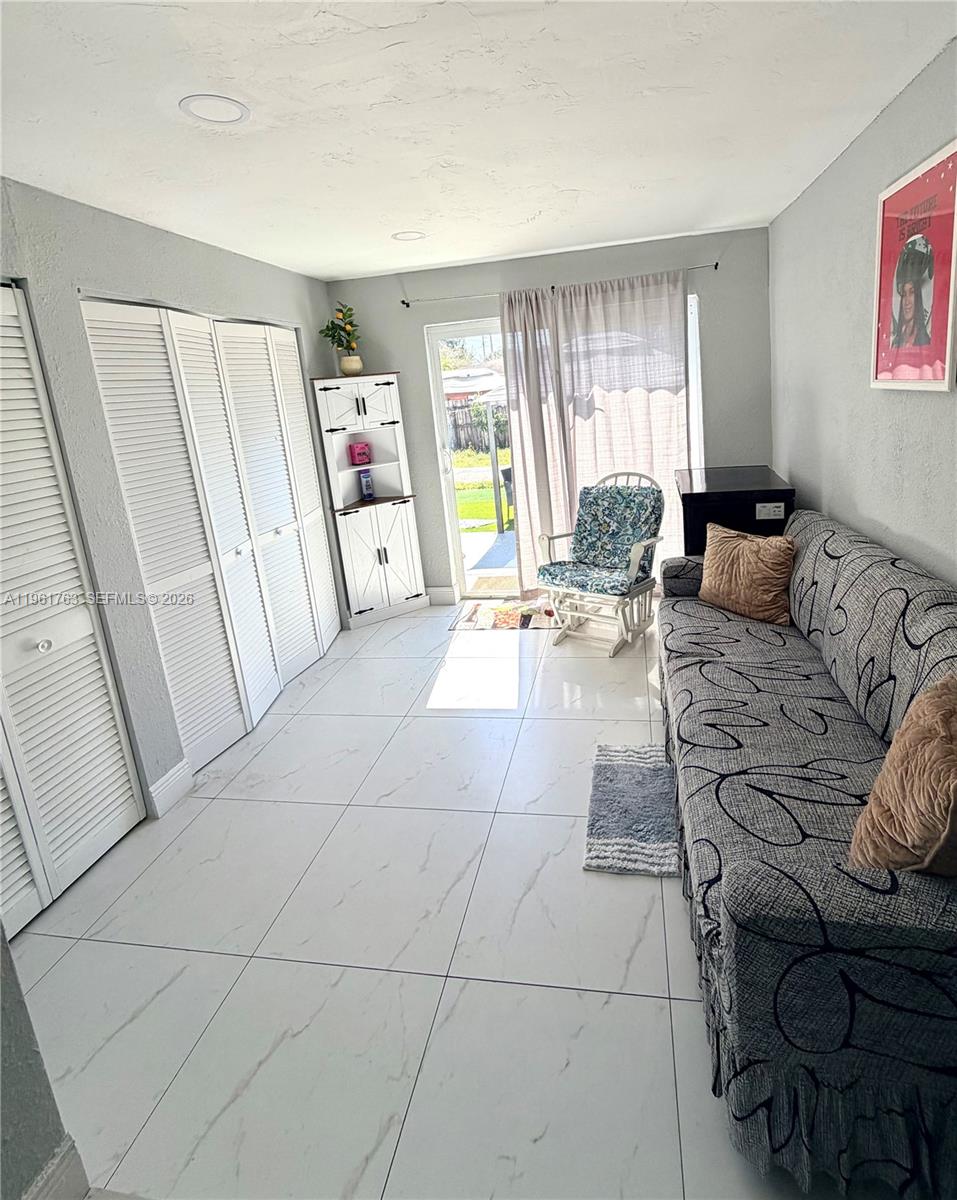 HIALEAH 14 ADDN - Residential