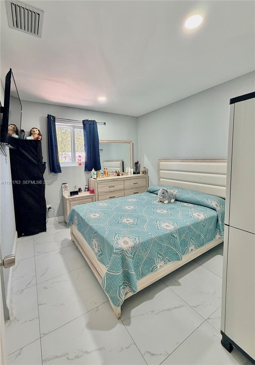 HIALEAH 14 ADDN - Residential