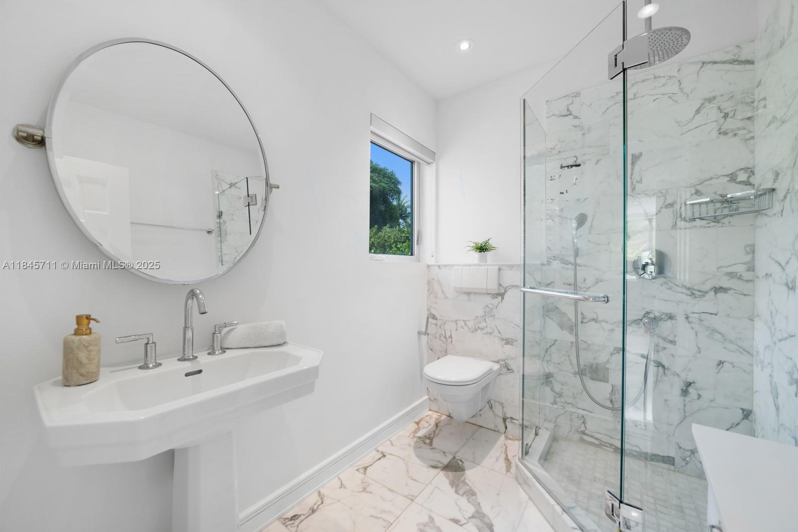 SAN MARINO ISLAND - Residential