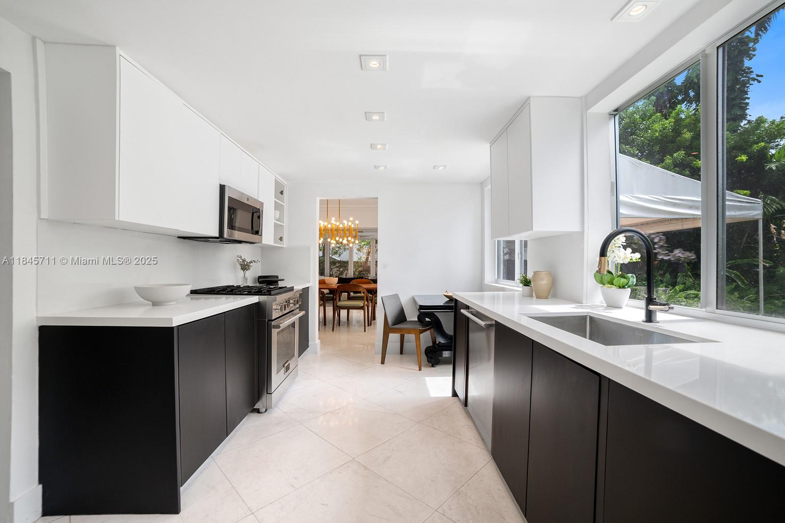 SAN MARINO ISLAND - Residential