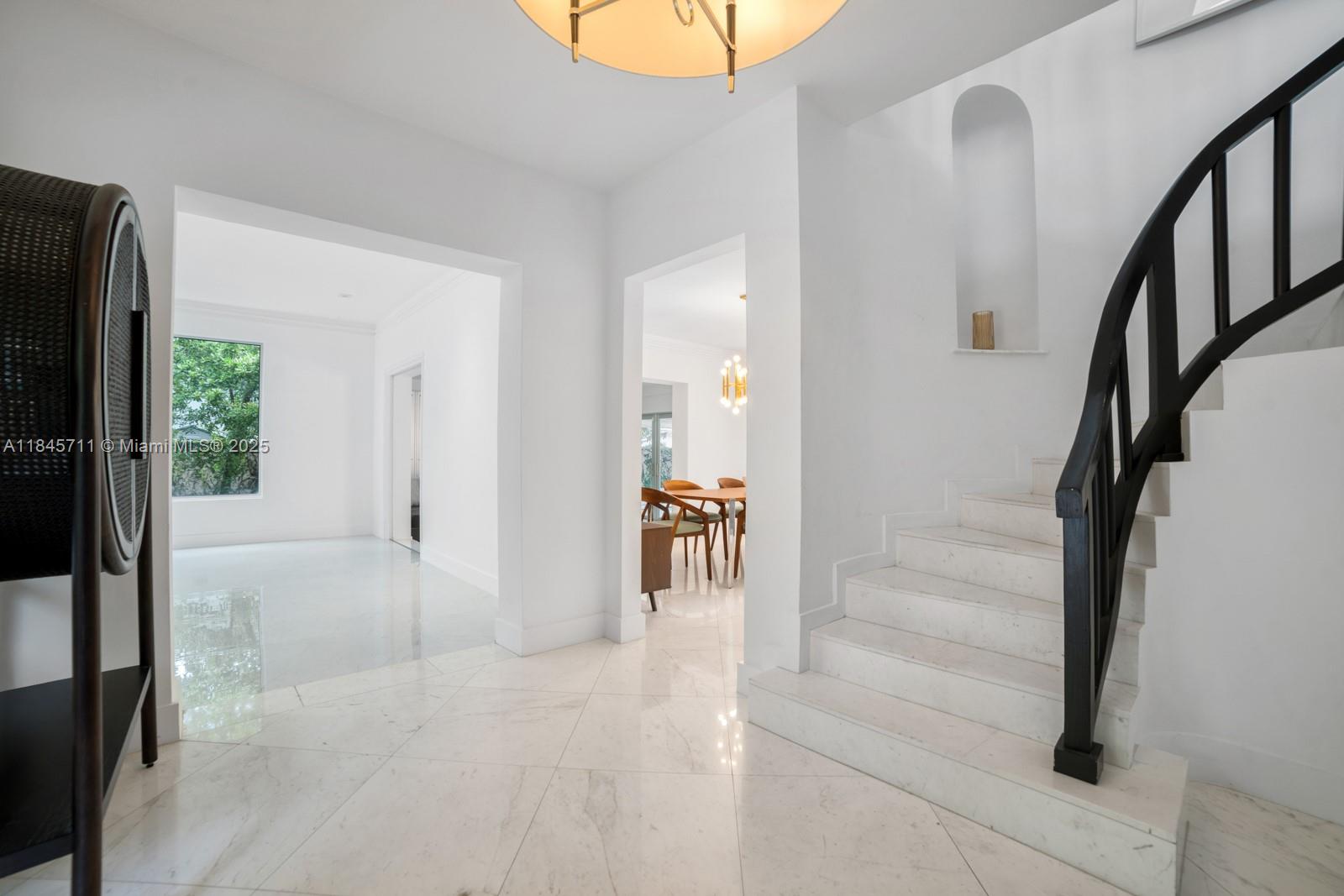 SAN MARINO ISLAND - Residential