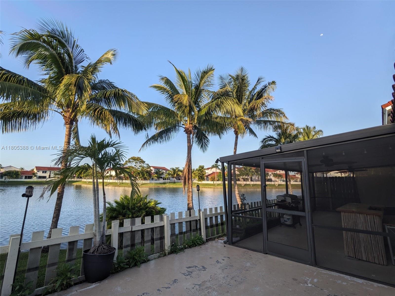 2711 San Remo Cir, Homestead, Miami-Dade County, Florida - 3 Bedrooms  
2 Bathrooms - 