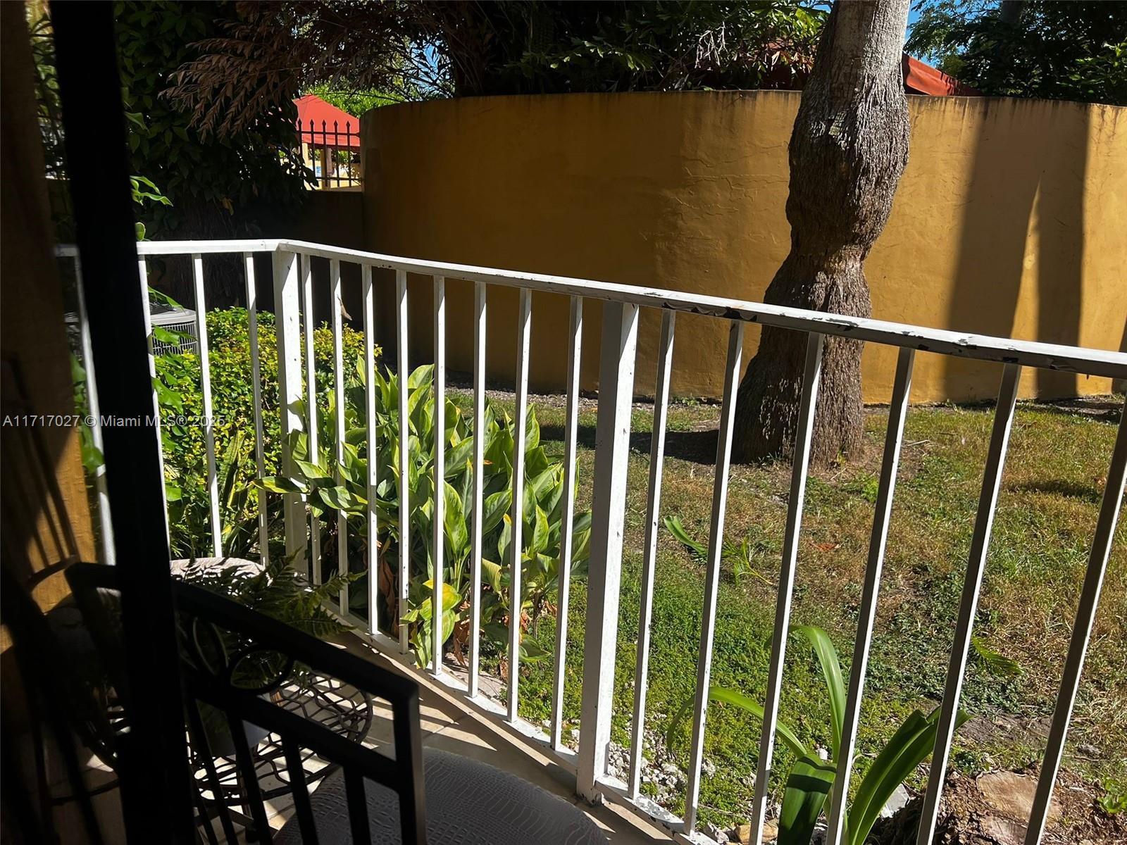 THE COURTS AT KENDALL CON - Residential