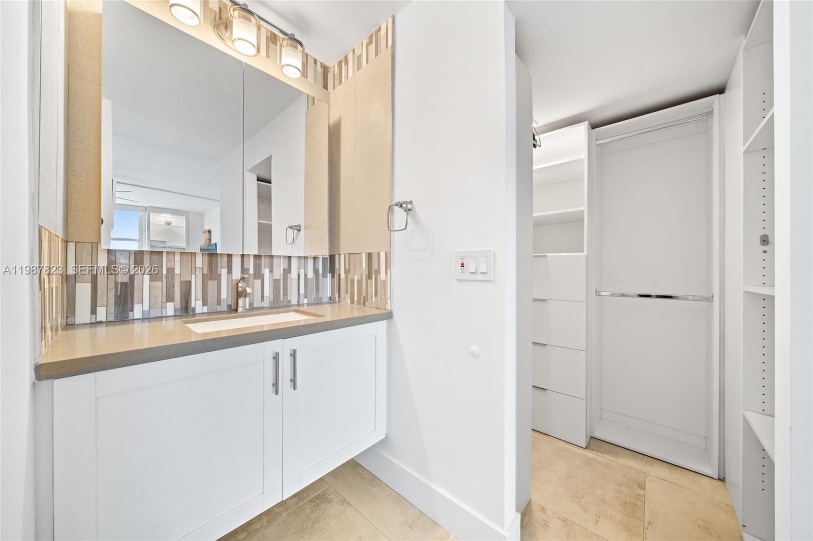 QUADOMAIN TOWER I AND IV - Residential