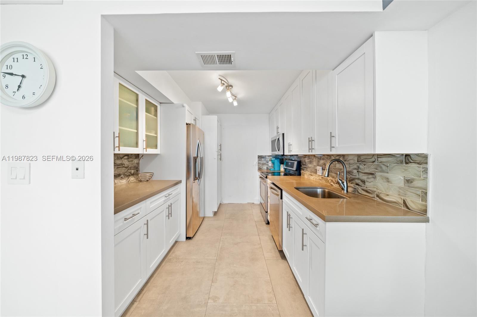 QUADOMAIN TOWER I AND IV - Residential