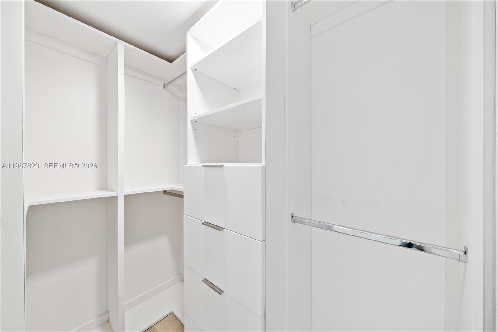 QUADOMAIN TOWER I AND IV - Residential