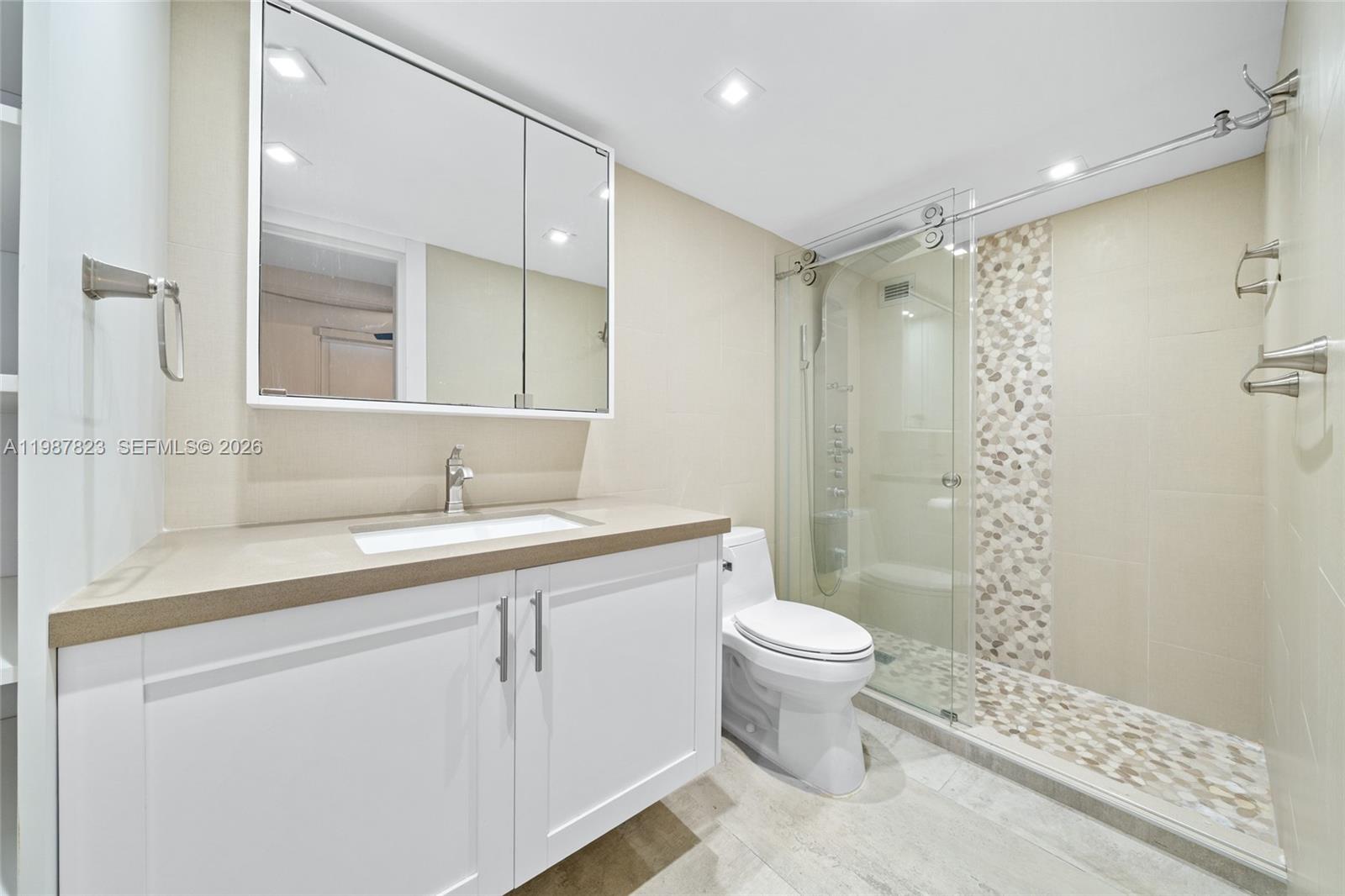 QUADOMAIN TOWER I AND IV - Residential