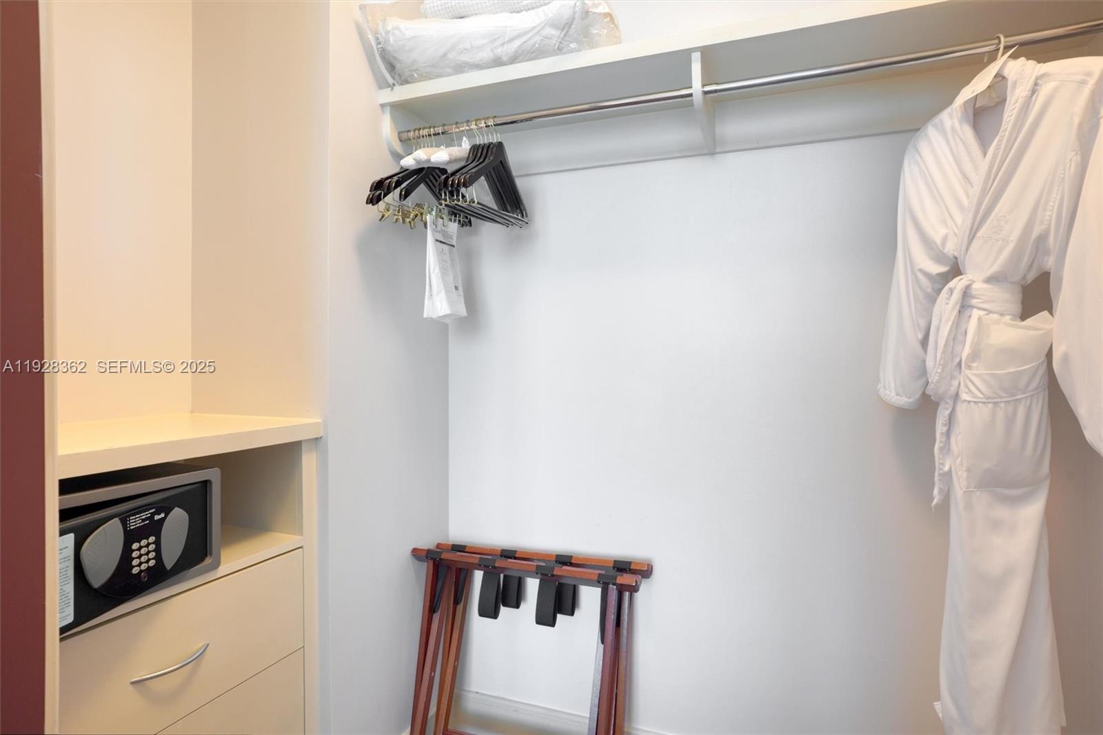 10295 COLLINS AVE HOTEL C - Residential