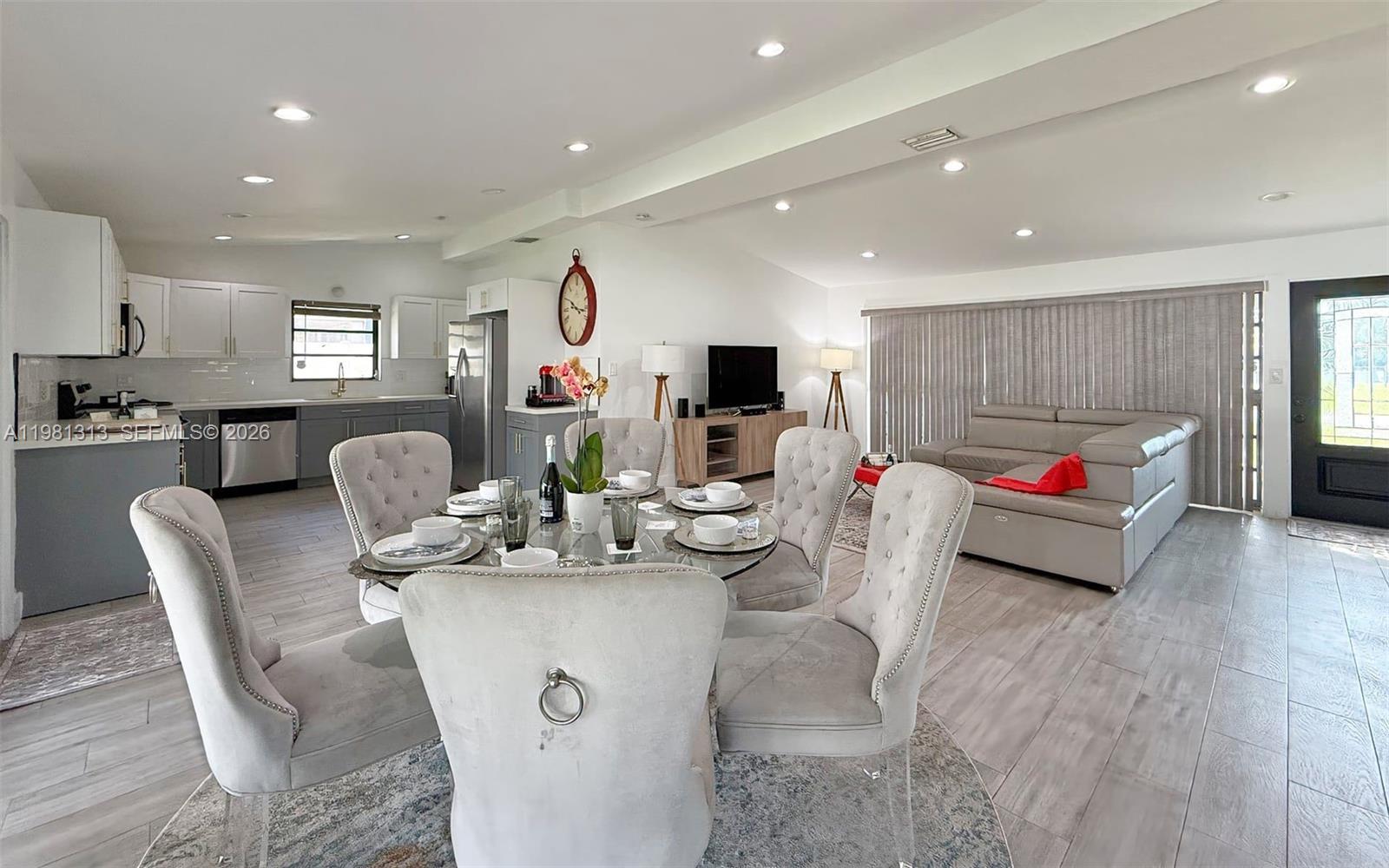 LAUDERDALE ISLES NO 2-BLK - Residential