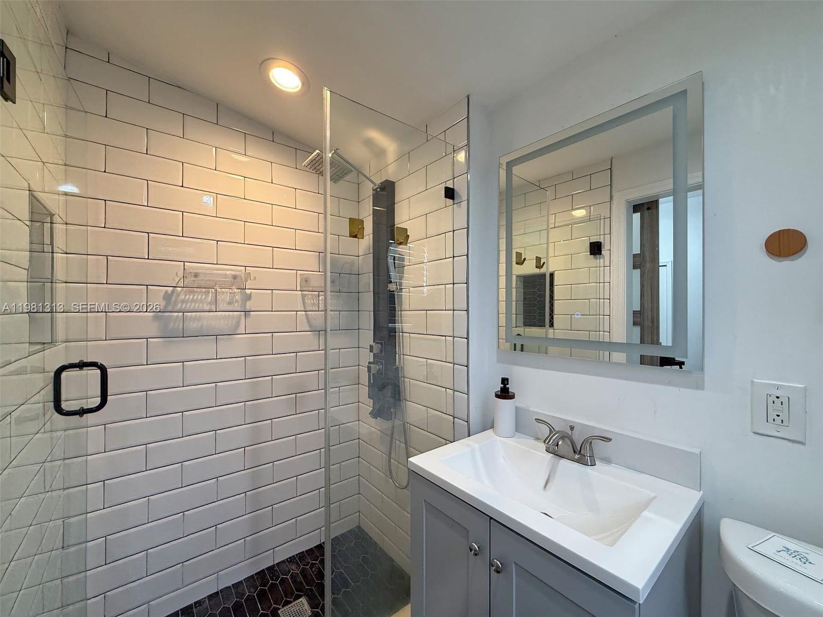 LAUDERDALE ISLES NO 2-BLK - Residential