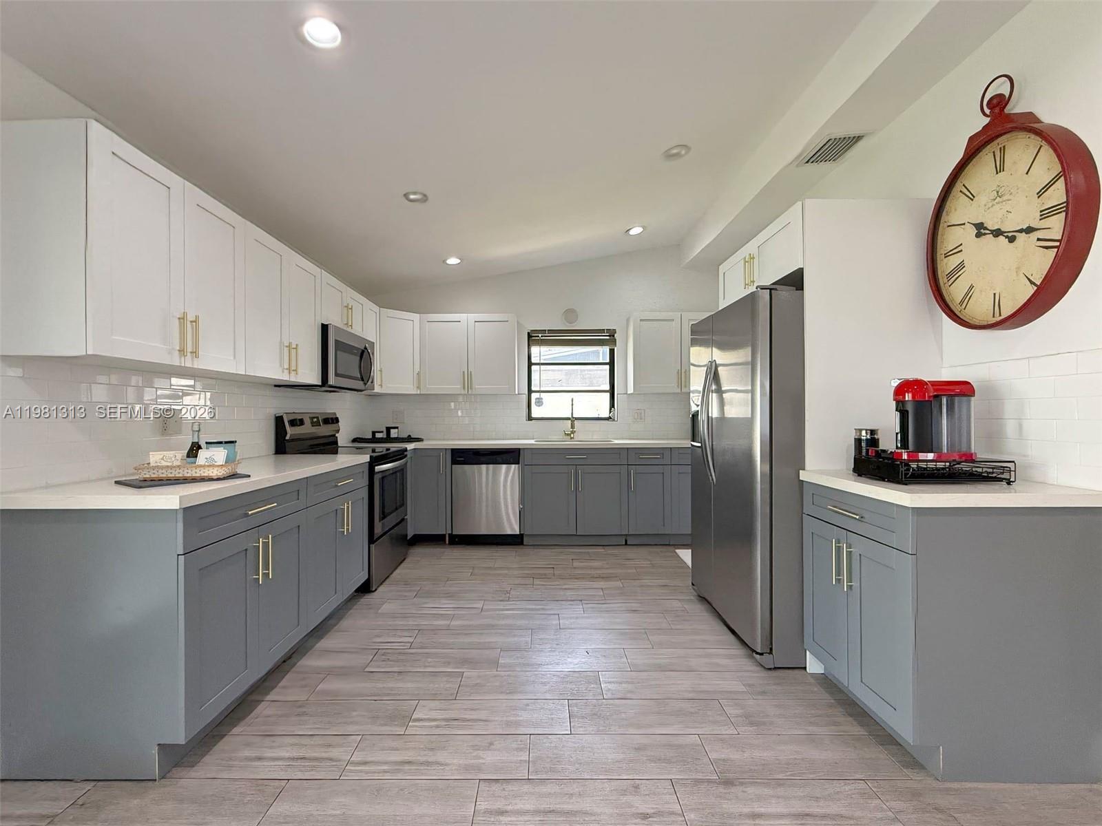 LAUDERDALE ISLES NO 2-BLK - Residential