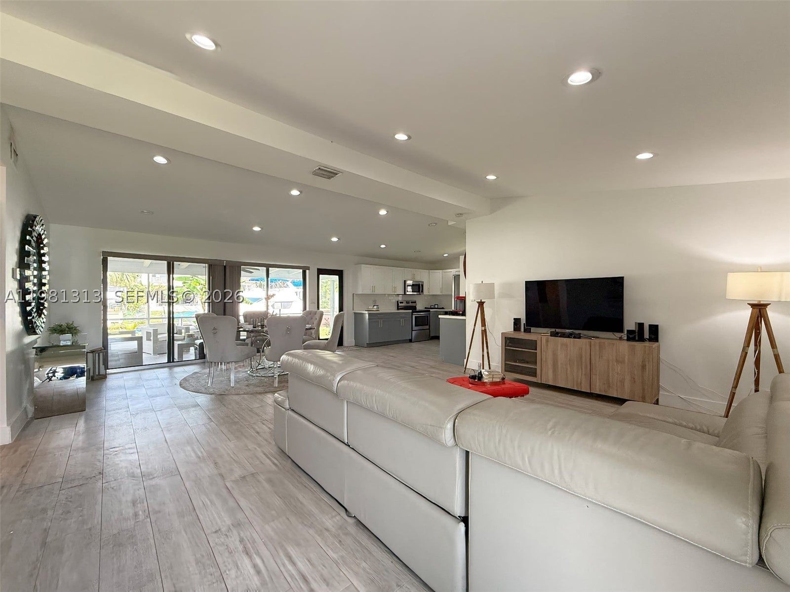 2525 Tortugas Ln