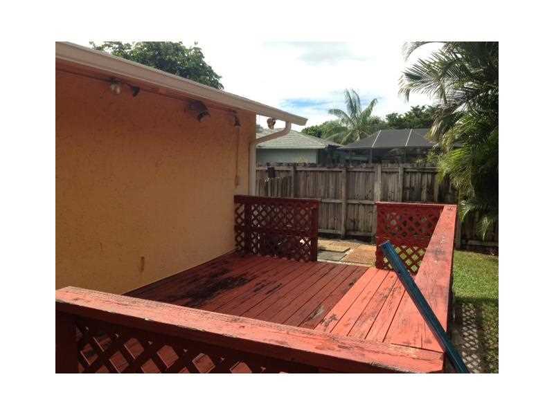 PALM-AIRE VILLAGE - Residential