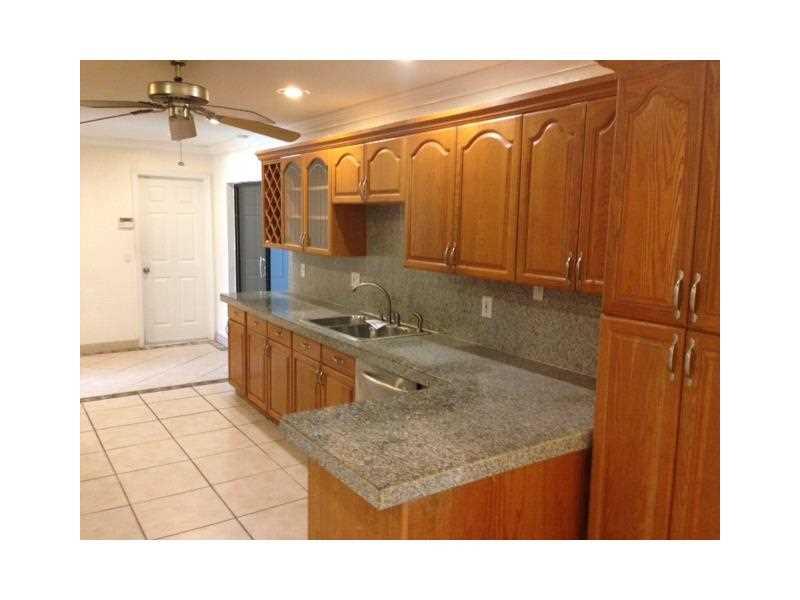 PALM-AIRE VILLAGE - Residential