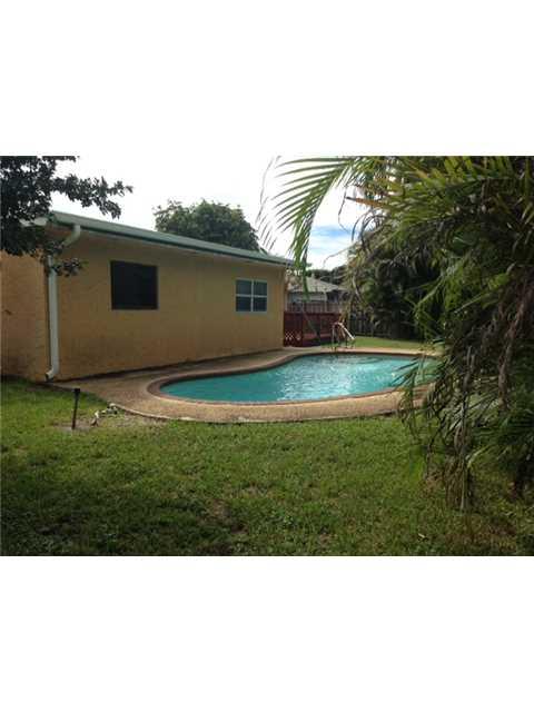 PALM-AIRE VILLAGE - Residential