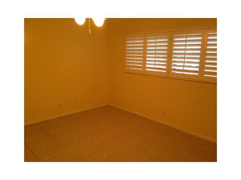 PALM-AIRE VILLAGE - Residential