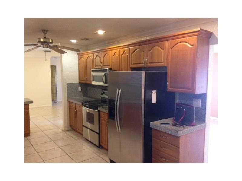 PALM-AIRE VILLAGE - Residential