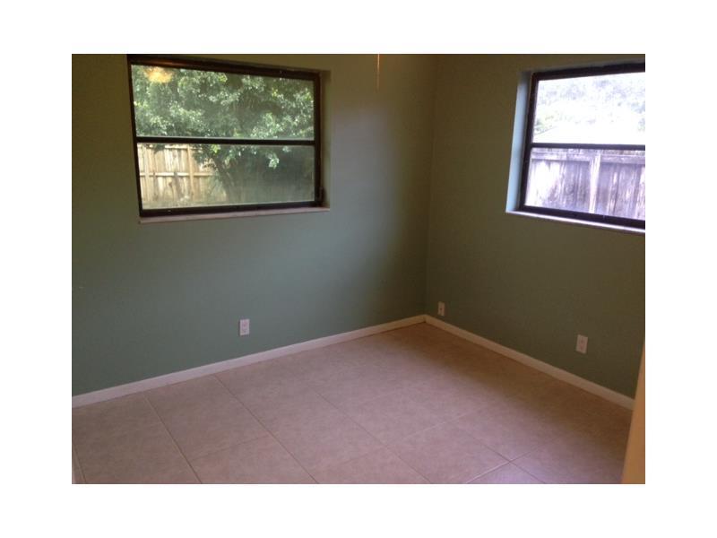 PALM-AIRE VILLAGE - Residential