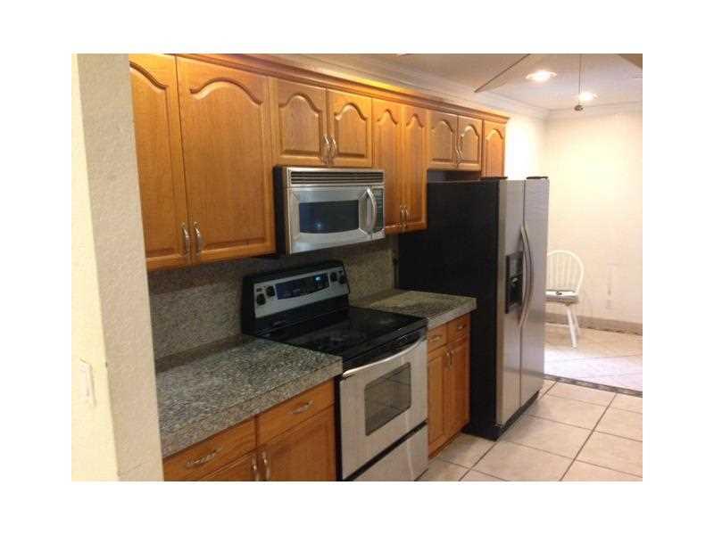 PALM-AIRE VILLAGE - Residential