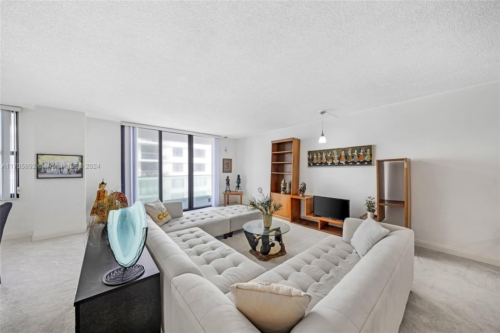 9801 Collins Ave 18X
